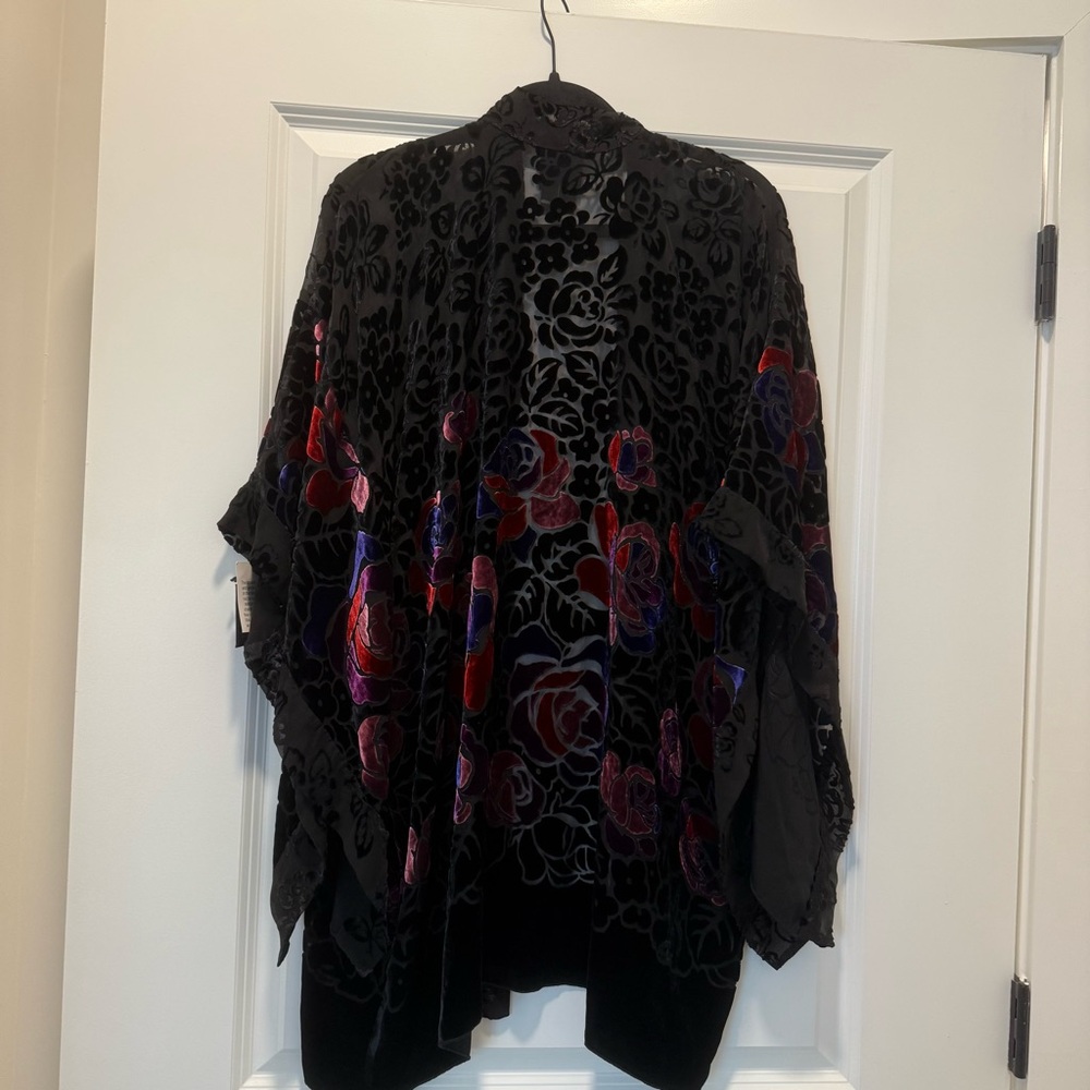 NWT Anna Sui Black Kimono with Velvet Floral Accents. Size M/L - Picture 5 of 5